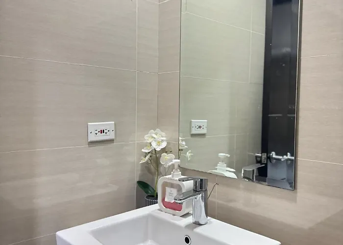 Comfy 1br Across International Airport Apartamento Manila